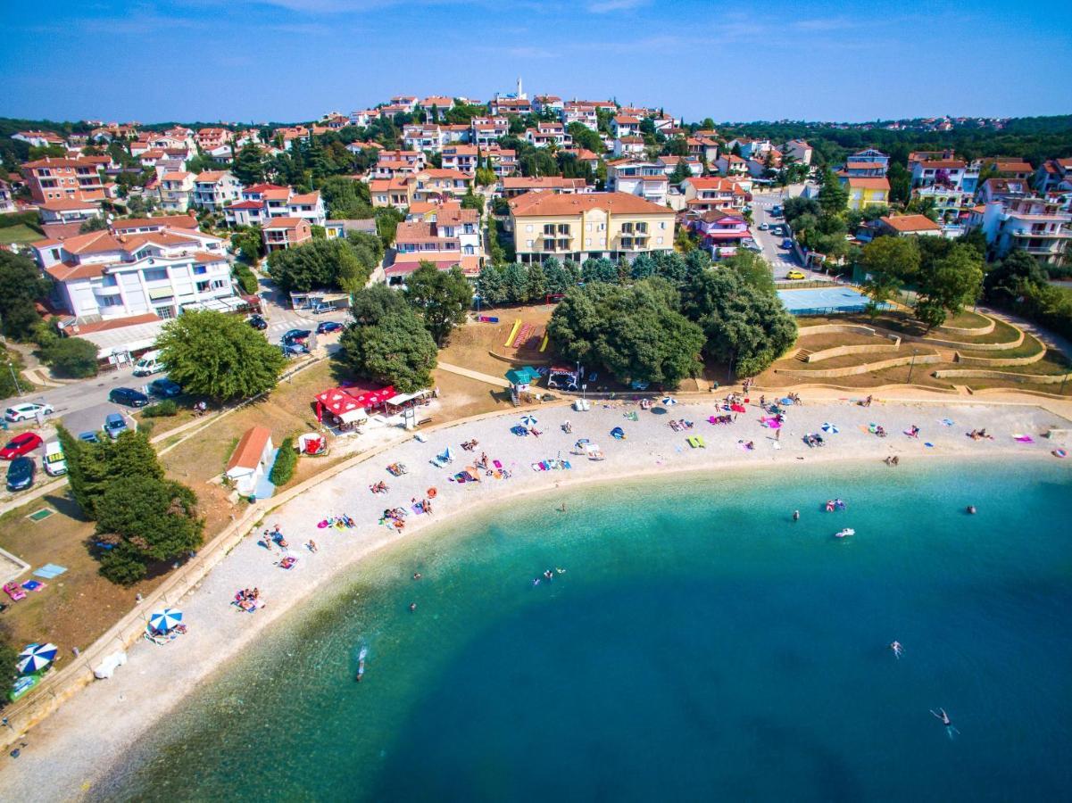 Holiday Apartment 50M From The Beach Pjescana Uvala Dış mekan fotoğraf