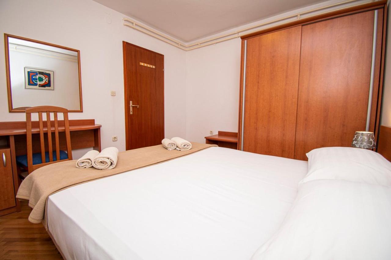 Holiday Apartment 50M From The Beach Pjescana Uvala Dış mekan fotoğraf