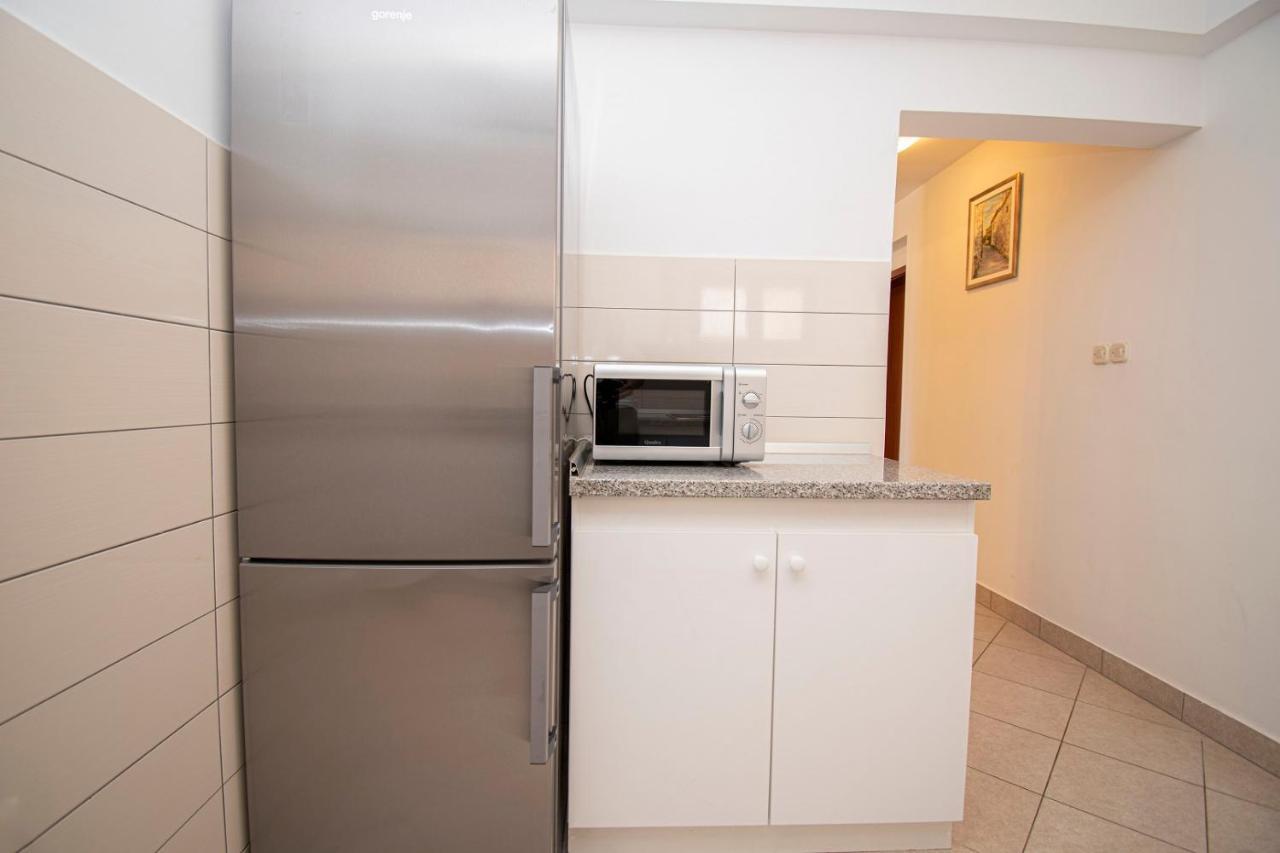 Holiday Apartment 50M From The Beach Pjescana Uvala Dış mekan fotoğraf