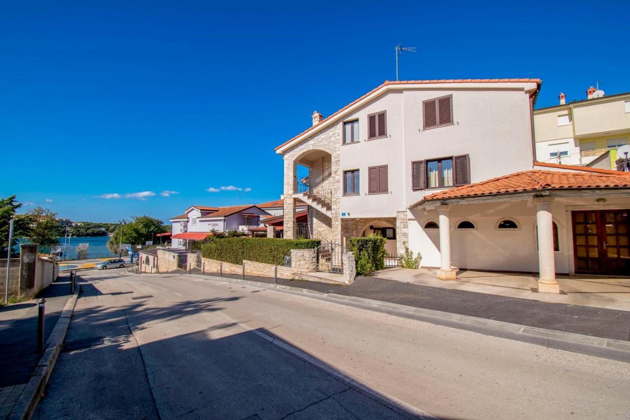 Holiday Apartment 50M From The Beach Pjescana Uvala Dış mekan fotoğraf